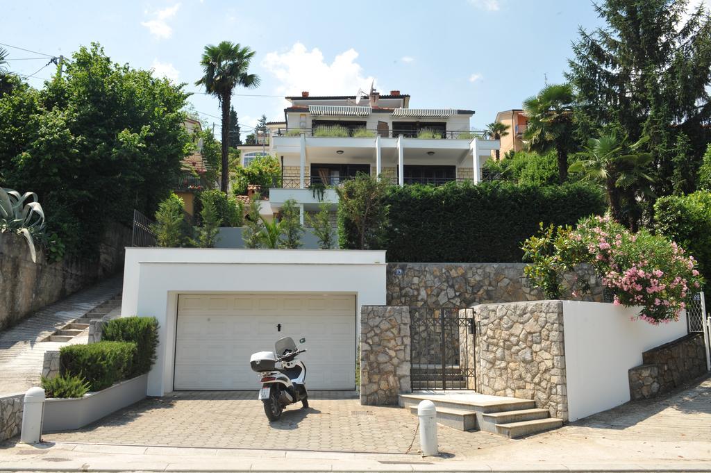 Apartments Seccareccia Opatija Kamer foto